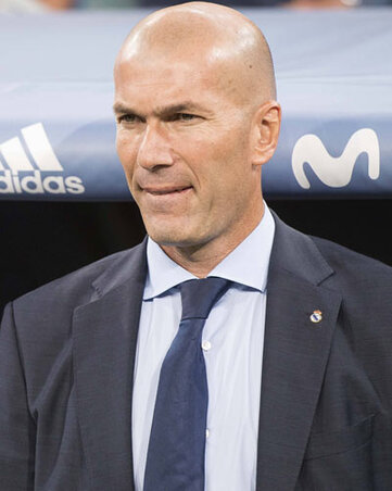 Zidane egyszerre felkapott lett (Fotó: worldfootball.net) Zidane egyszerre felkapott lett (Fotó: worldfootball.net)