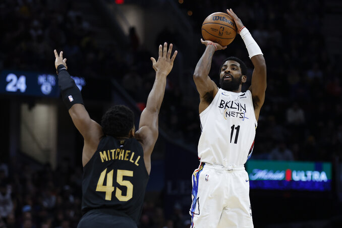 Nehéz megállítani a Brooklynt, ha Kyrie Irving is elkapja a fonalat (Fotó: Beta/AP)