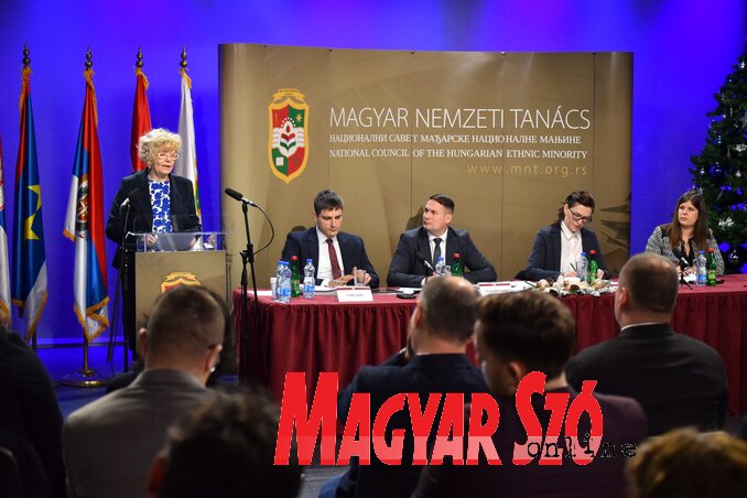 A 2023-as évben az anyanyelven történő tájékoztatás egyik kiemelt tennivalója a szakmai színvonal erősítése lesz – emelte ki Kabók Erika, a Végrehajtó Bizottság tájékoztatásért felelős tagja (Molnár Edvárd felvétele) A 2023-as évben az anyanyelven történő tájékoztatás egyik kiemelt tennivalója a szakmai színvonal erősítése lesz – emelte ki Kabók Erika, a Végrehajtó Bizottság tájékoztatásért felelős tagja (Molnár Edvárd felvétele)