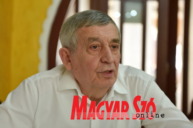 Anđelko Kovačić negyvennyolc éve dolgozik a Kisvendéglőben (Molnár Edvárd felvétele) Anđelko Kovačić negyvennyolc éve dolgozik a Kisvendéglőben (Molnár Edvárd felvétele)