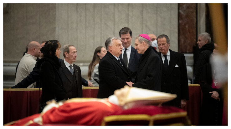 Orbán Viktor is lerótta kegyeletét (Fotó: MTI)