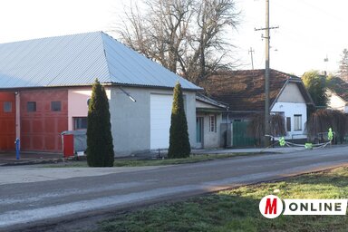 Új helyre került a tűzoltógarázs bejárata (Lakatos János felvétele)