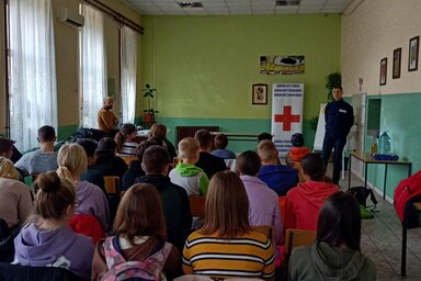 Előadás a kishegyesi iskolában a szenvedélybetegségekről