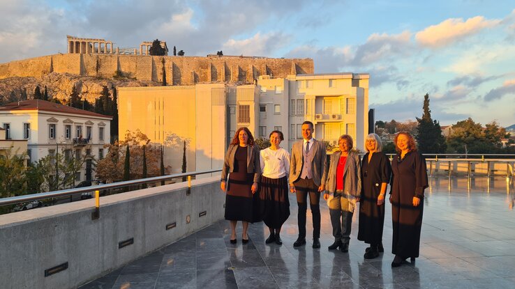 A leköszönő és az idei év kulturális fővárosainak képviselői, azaz a kulturális programplatformoké felelős menedzserek hétfőn Athénben találkoztak, az Akropolisz Múzeumban