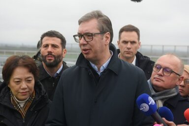 Vučić közölte, jelenleg több mint 500 kilométer út munkálatai folynak. 2012-től több mint 335 kilométer út épült meg, és további 500 kilométer épül (Fotó: Tanjug/Miloš Milivoljević)