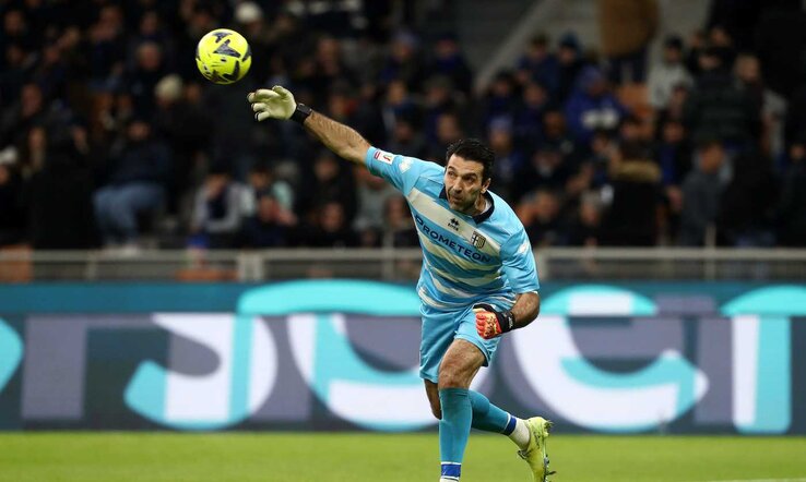 A nevelőklubjánál levezető Buffon közel 45 évesen is parádézott a nagy rivális ellen (Fotó: Il BiancoNero) A nevelőklubjánál levezető Buffon közel 45 évesen is parádézott a nagy rivális ellen (Fotó: Il BiancoNero)