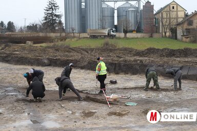 Az épülő vasút nyomvonalán szarmata települést és avar temetőt tárnak fel (Lakatos János felvétele)