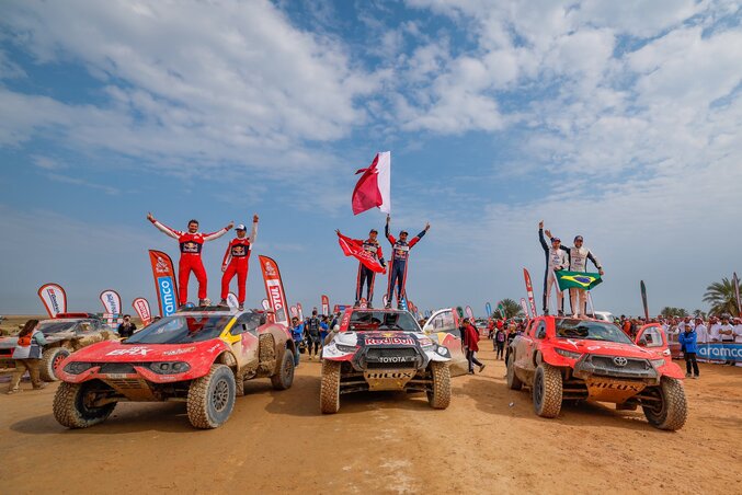 Az autós dobogósok (Fotó: dakar.com) Az autós dobogósok (Fotó: dakar.com)