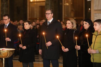 A megemlékezés résztvevői a belgrádi Szent Száva-templomban (Fotó: Beta)
