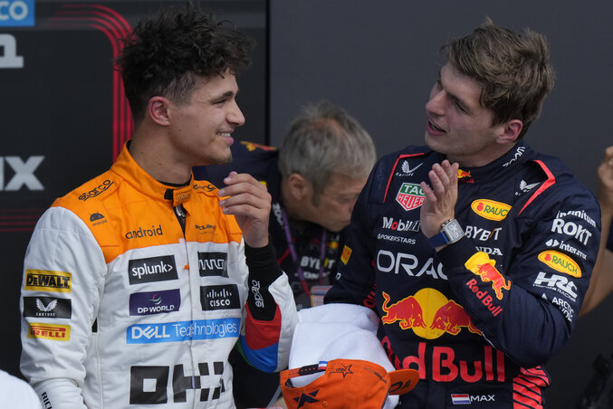 A futam legboldogabb versenyzője, Lando Norris és a győztes, Max Verstappen (Fotó: Beta/AP)