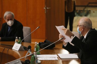 Predrag Kon (balról) és Branislav Tiodorović nem vesz részt a munkában (Fotó: Beta)