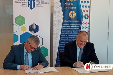 Az együttműködési szerződés aláírása (Fotó: Dávid Csilla)