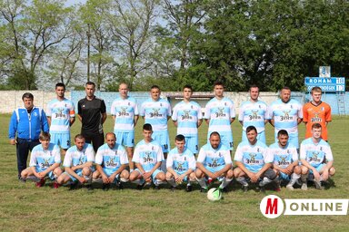 A Roham felnőttcsapata Vastag Attila edzővel (Vidács Hajnalka felvétele)