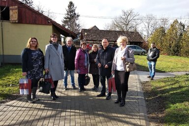 Balról jobbra: Tóth Ramóna, Rigó Pál Zsófia, Fazekas András, Nagy Erzsébet, Molnár Aranka, Talpai Sándor (házigazda) és Kabók Erika (Kónya Kovács Ottília felvétele)