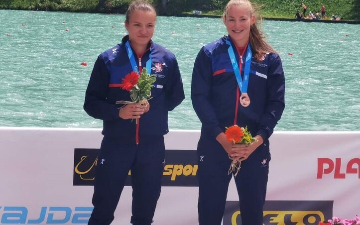 A bronzérmes szerbiai egység: Anastazija Bajuk és Dunja Stanojev (Fotó: facebook.com/kayakserbia) A bronzérmes szerbiai egység: Anastazija Bajuk és Dunja Stanojev (Fotó: facebook.com/kayakserbia)