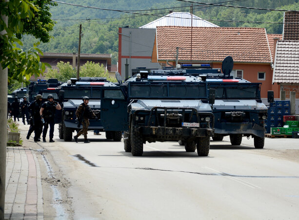 A ROSU két szerb nemzetiségű személyre lőtt tegnap késő délelőtt a Kosovska Mitrovica és Leposavić közötti úton található Bistricánál, mert az autó, amelyben utaztak nem állt meg a rendőrség felszólítására (A Beta archív felvétele)