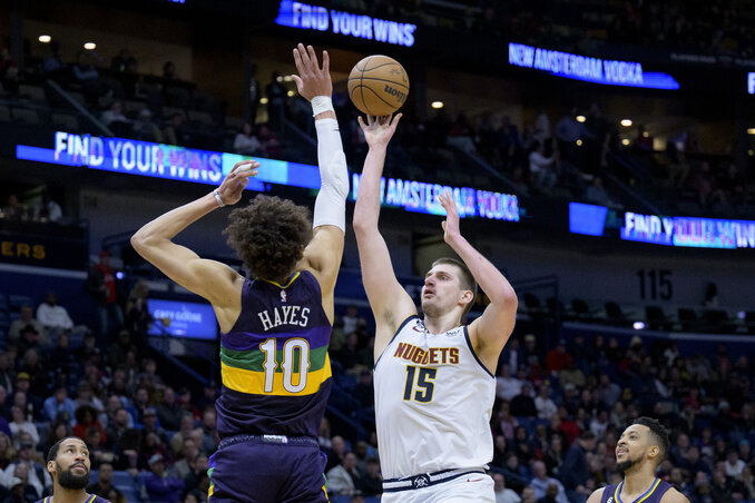 Jokić magasan elengedett dobásaira a Pelicansnek sem volt ellenszere (Fotó: Beta/AP) Jokić magasan elengedett dobásaira a Pelicansnek sem volt ellenszere (Fotó: Beta/AP)