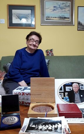 Dragoslavić Lúcia az adománnyal Dragoslavić Lúcia az adománnyal