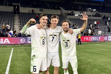 Stojić, Ilić és Petrović (balról jobbra) a mérkőzés után (Fotó: Facebook/FK TSC)