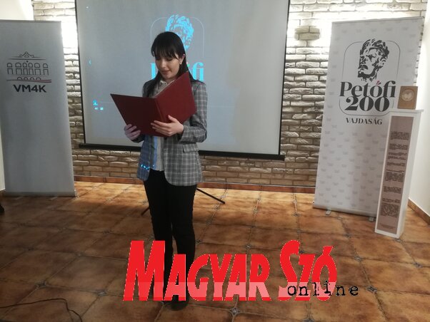 Baranyi Dolores filmvetítésre invitálta az érdeklődőket (Fotó: Lukács Melinda) Baranyi Dolores filmvetítésre invitálta az érdeklődőket (Fotó: Lukács Melinda)