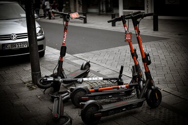 Elektromos rollerek (Illusztráció: pixabay.com/doosenwhacker)