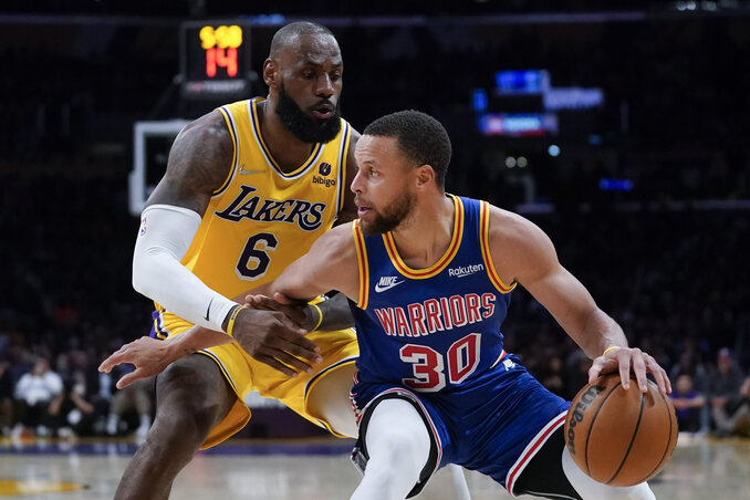 Steph Curry 30 pontját LeBron majdhogynem megduplázta a rangadón (Fotó: Beta/AP) Steph Curry 30 pontját LeBron majdhogynem megduplázta a rangadón (Fotó: Beta/AP)
