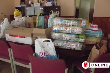 Az adományok egy részét már átvitték a helyi közösség épületébe (Fotó: Vidács Hajnalka)