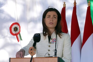 Monok, 2022. m�rcius 14.
Varga Judit igazs�g�gyi miniszter besz�det mond az 1848-49-es forradalom �s szabads�gharc tisztelet�re rendezett megeml�kez� �nneps�gen Monokon, a Kossuth Lajos-szoborn�l 2022. m�rcius 14-�n.
MTI/Vajda J�nos