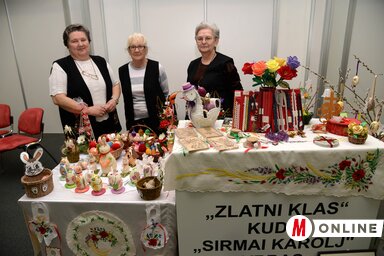 A verbászi Szirmai Károly Művelődési Egyesület Aranykalász kézimunkacsoportja első alkalommal vesz részt a vásáron (Fotó: Dávid Csilla)