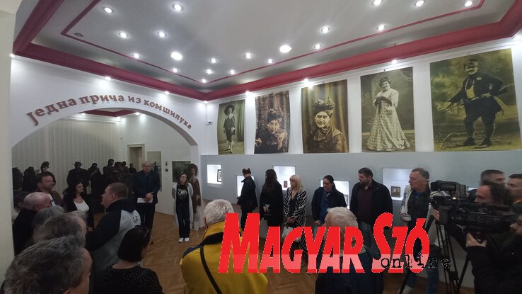 A kiállítás megnyitóján (Fotó: Paraczky László) A kiállítás megnyitóján (Fotó: Paraczky László)