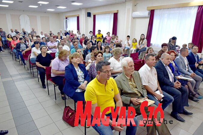 Telt ház előtt zajlott a Magyar Szó élőújsága (Fotó: Gergely Árpád) Telt ház előtt zajlott a Magyar Szó élőújsága (Fotó: Gergely Árpád)