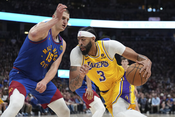 Jokić és Davis különmeccsének kulcsszerepe van a nyugati fináléban (Fotó: Beta/AP) Jokić és Davis különmeccsének kulcsszerepe van a nyugati fináléban (Fotó: Beta/AP)