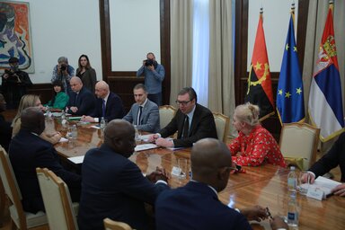 Beograd, 28.03.2022. - Predsednik Srbije Aleksandar Vucic i ministar spoljnih poslova Angole Tete Antonije sastali su se danas u Predsednistvu u Beogradu. sastanku je prisustvovao i ministar odbrane Srbije Nebojsa Stefanovic.  (BETAPHOTO/MILOS MISKOV)