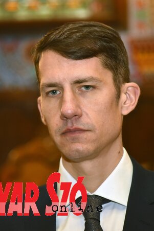 Dr. Pásztor Bálint (Molnár Edvárd felvétele) Dr. Pásztor Bálint (Molnár Edvárd felvétele)