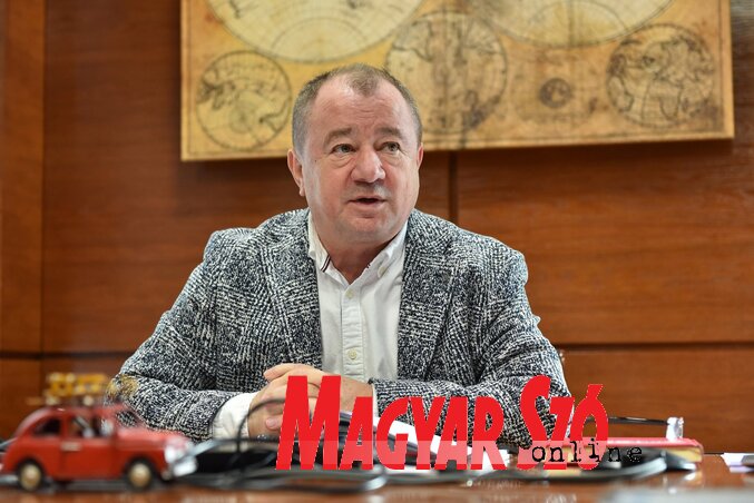 Bunford Tivadar, a Háló Vajdasági Fejlesztési Alapítvány elnöke (Fotó: Molnár Edvárd) Bunford Tivadar, a Háló Vajdasági Fejlesztési Alapítvány elnöke (Fotó: Molnár Edvárd)