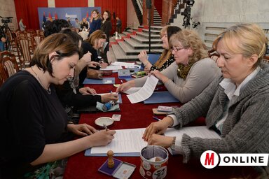 A szerződést 61 vajdasági intézmény képviselője írta alá (Fotó: Dávid Csilla)