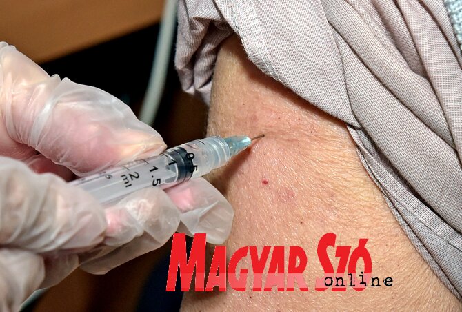 Jelenleg Pfizer-BioNTech és Sinopharm vakcina áll a polgárok rendelkezésére (Gergely Árpád archív felvétele)