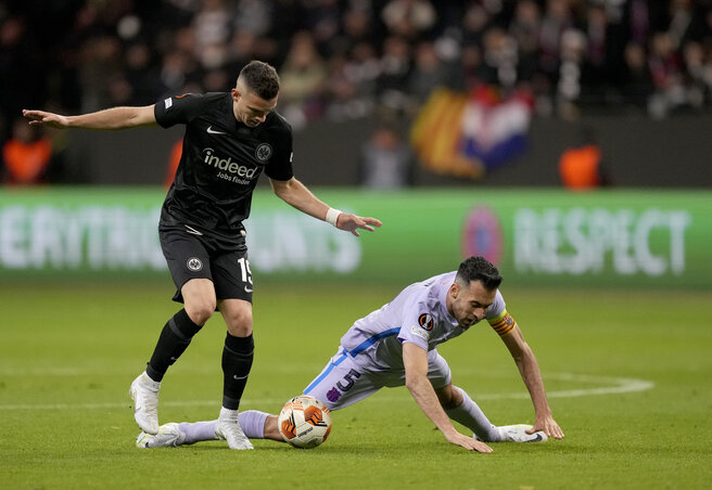 Xavi szerint a frankfurti pálya nem volt a legjobb állapotban (Fotó: Beta/AP) Xavi szerint a frankfurti pálya nem volt a legjobb állapotban (Fotó: Beta/AP)