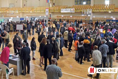 Az állásbörzén sokan kerestek munkát (Fotó: Gergely Árpád)