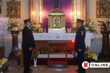 Díszőrség a Szent Anna-templomban (Lakatos János felvétele)