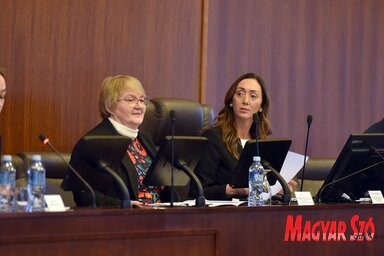 Középen Magyar Anna megyei tanácsnok és Dragana Milošević tartományi titkár (Fotó: Ótos András)