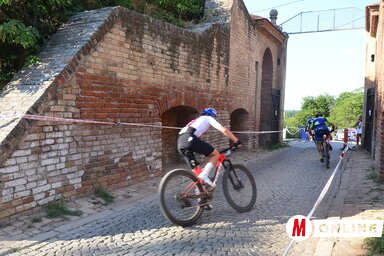 Hasonló, MTB versenyt szerveztek már Újvidéken, tavaly nyáron a Péterváradi vár adott otthont egy ilyen rendezvénynek. A Fruška gorán azonban a természetben, hegyes-völgyes terepen mérik majd össze ügyességüket a résztvevők (Fotó: Dávid Csilla felvétele)