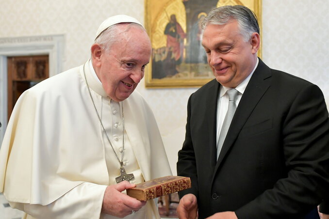 Ferenc pápa fogadta Orbán Viktort (Fotó: MTI/Vatikáni Média)
