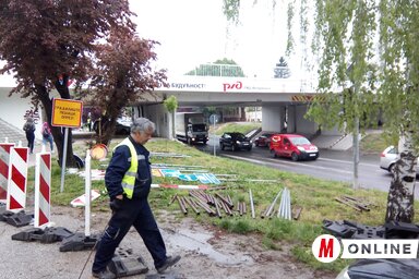 A vasúti közlekedés beindult ugyan, de a felüljárókon, pontosabban azok környékén további munkálatokat kell végezni (Fotó: Szeli Balázs felvétele)