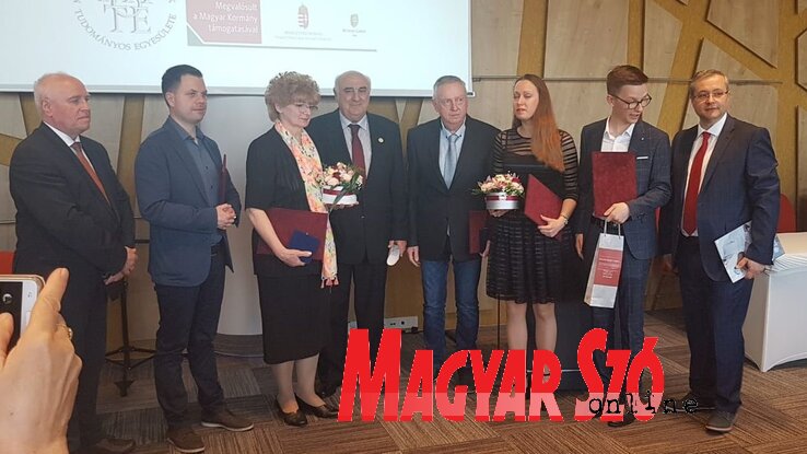 A MÁÓTE díjazottjai különböző kategóriákban (Fotó: Lakatos János) A MÁÓTE díjazottjai különböző kategóriákban (Fotó: Lakatos János)