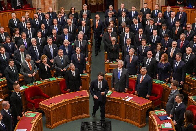 Áder János államfő (középen) az Országgyűlés alakuló ülésén (Fotó:  MTI)