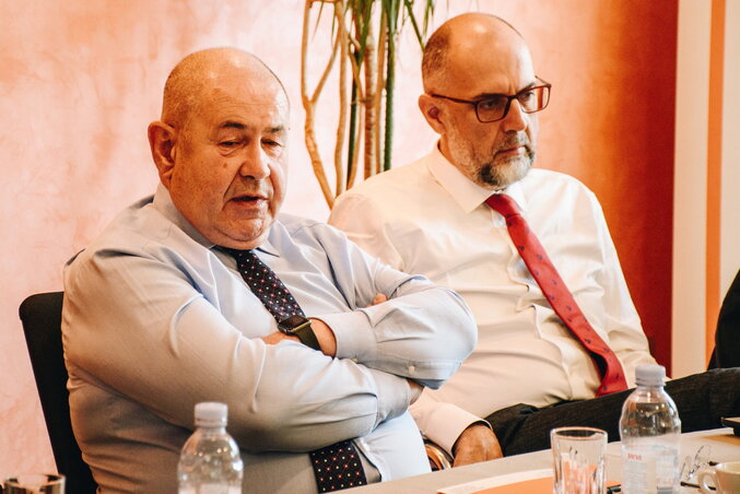 Pásztor István beszél a tanácskozáson, mellette Kelemen Hunor (Fotó: Nemzetpolitikai Államtitkárság) Pásztor István beszél a tanácskozáson, mellette Kelemen Hunor (Fotó: Nemzetpolitikai Államtitkárság)