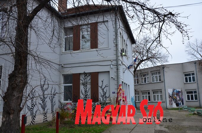 A Bogdan Šuput Formatervezői Középiskolába a második évben is beiratkozhatnak a diákok, a felvételi vizsga letétele után (Fotó: Ótos András és Dávid Csilla felvételei) A Bogdan Šuput Formatervezői Középiskolába a második évben is beiratkozhatnak a diákok, a felvételi vizsga letétele után (Fotó: Ótos András és Dávid Csilla felvételei)