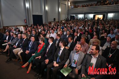 A Vajdasági Magyar Szövetség 19. tisztújító közgyűlése Kishegyesen