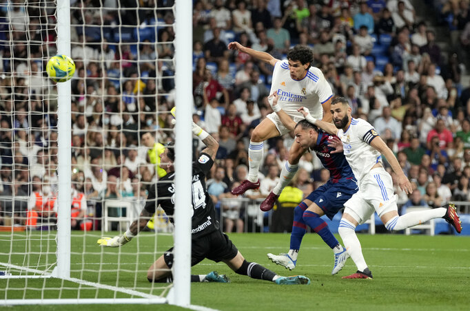 Benzema egyre feljebb lépdel a Real halhatatlanjainak listáján (Beta/AP) Benzema egyre feljebb lépdel a Real halhatatlanjainak listáján (Beta/AP)
